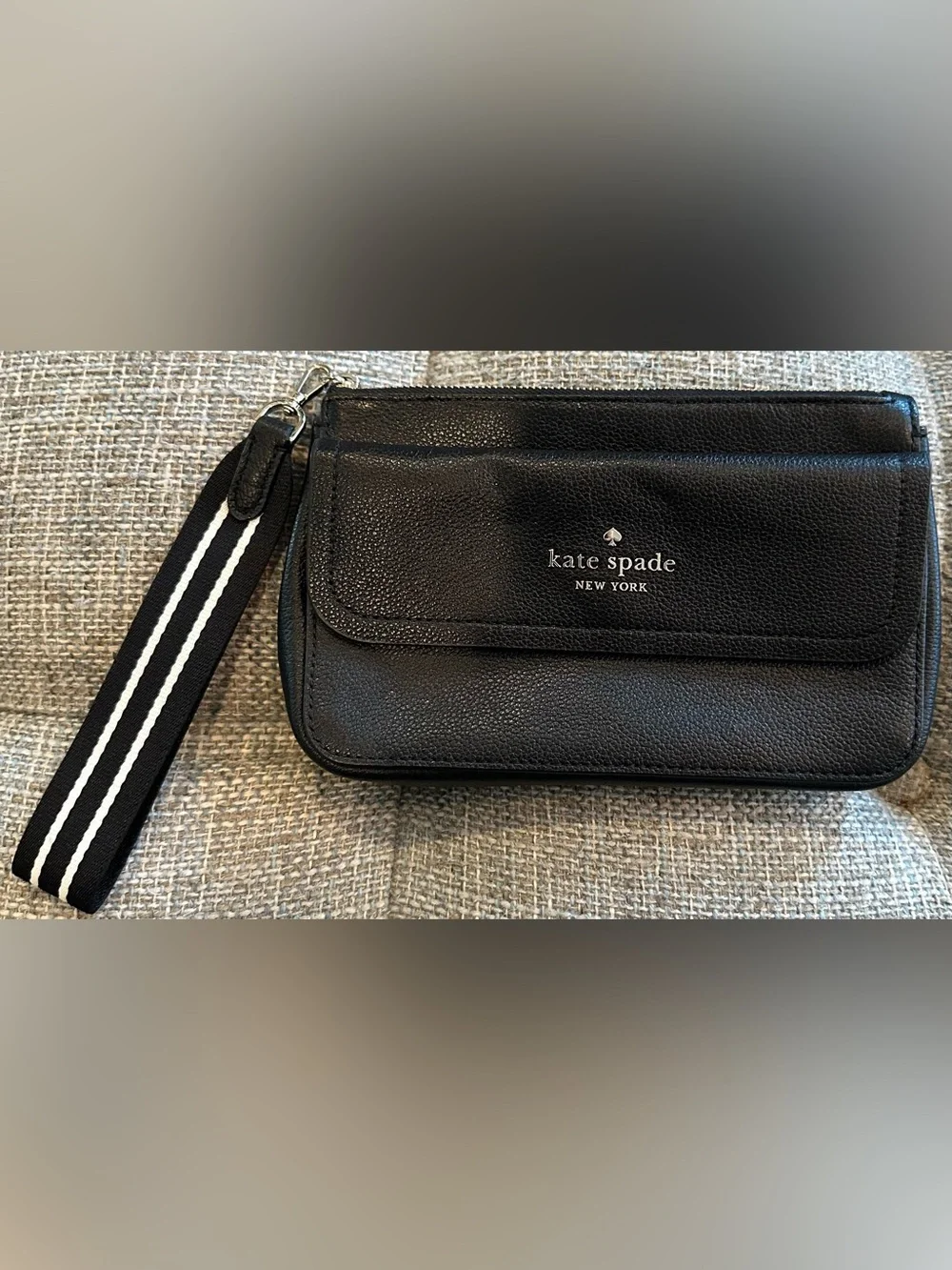 Kate Spade NY Rosie Black Pebbled Leather Wristlet Black/White Striped Strap GUC